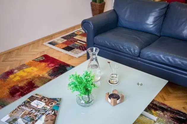 Spacious 2bdr Apartment on Tkalciceva Street - İç Mekan
