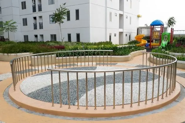 Spacious 2BR Apartment Connected to Bassura City Mall - Dış Mekan
