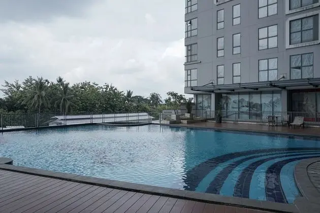Spacious 2Br Apartment At Royal Olive Residence - Havuz