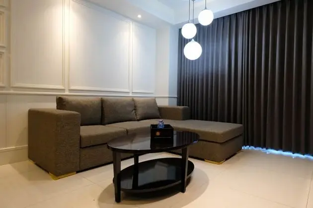 Spacious 2Br Connecting To Mall At La Riz Supermall Mansion Apartment - Oda Düzeni