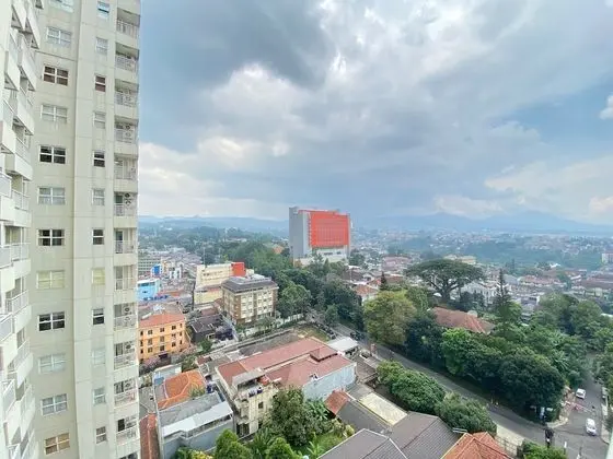 Spacious 2BR Corner Apartment at Parahyangan Residence near UNPAR - Dış Mekan