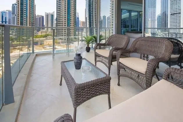 Spacious 2BR Dubai Marina Apartment, Amazing Location!