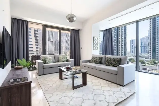 Spacious 2BR Dubai Marina Apartment, Amazing Location! - Öne Çıkan Resim