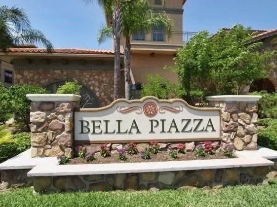 Spacious 3 Bed 3 Bath Condo in Bella Piazza Resort - Dış Mekan