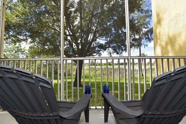 Spacious 3-bed Condo Just 2 Miles to Disney Sun Lake