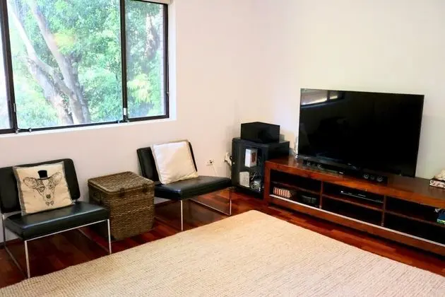 Spacious 3 Bedroom Apartment 20 Min To The CBD - Oda