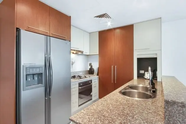 Spacious 3 Bedroom Apartment With City and River Views - Mutfak