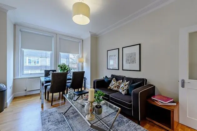 Spacious 3 Bedroom Apartment in Hammersmith