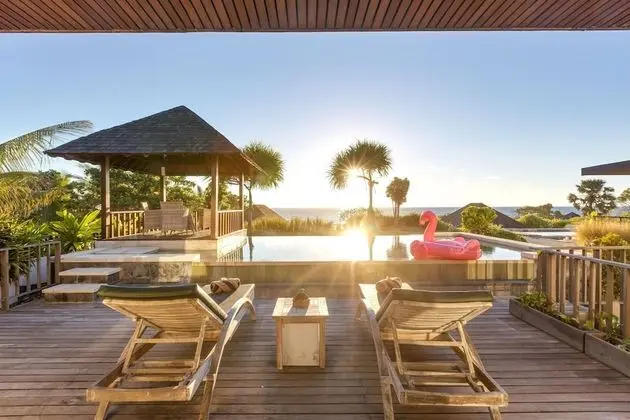 Spacious 3 Bedrooms Private Pool Beachfront Villa in Seminyak