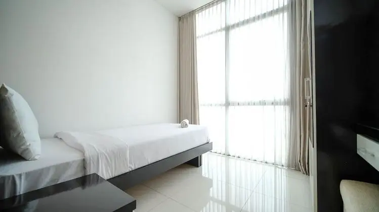 Spacious 3Br Apartment Connected To Cito Mall At Aryaduta Residence Surabaya
