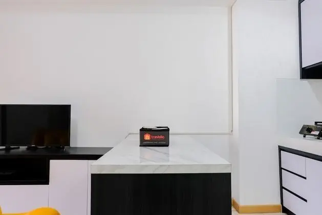 Spacious 3BR Apartment at M-Town Residence - Mutfak