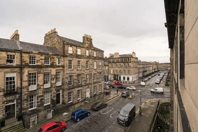 Spacious 3BR New Town Apartment