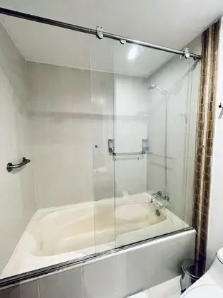 Spacious 3BR in Parque Virrey - Banyo Tipleri