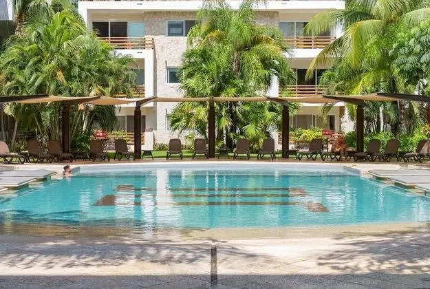 Spacious 3BR Penthouse Private Jacuzzi Rooftop Security Wifi Best Amenities GYM
