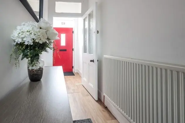 Spacious 4 Bed House in Birmingham, Suitable for Contractors - İç Mekan