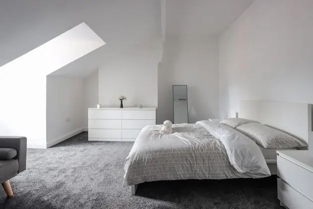 Spacious 4 Bed House in Birmingham, Suitable for Contractors - Oda