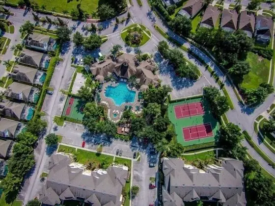 Spacious 4 Bed Pool Home Near Disney In Gated Resort