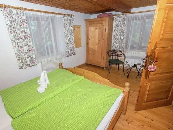 Spacious 4 Person Holiday Home near Chiemsee - Oda