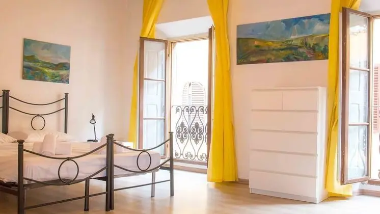 Spacious 4BD Apt Near the Duomo