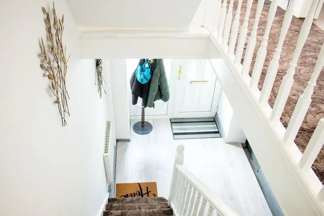 Spacious 5-bed House! Tilbury! Free Parking! - İç Mekan