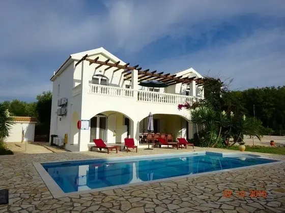 Spacious 5 Bed Villa With Pool in Kefalonia - Öne Çıkan Resim
