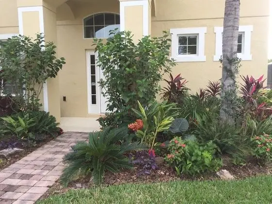 Spacious 5 bed Property With Private South Facing Pool, Situated in the Quiet, Gated Community of Watersong and Surrounded by Beautiful Conservation Land - 291