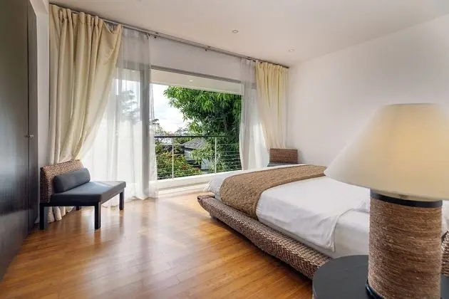 Spacious 5-Bedroom Surin Beach Villa - Oda
