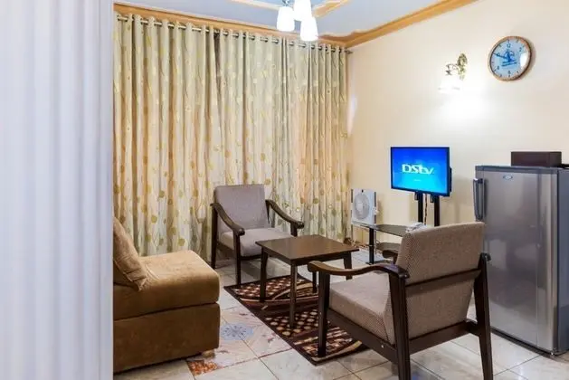 Spacious Apartment for 46 People in Kampala - Öne Çıkan Resim