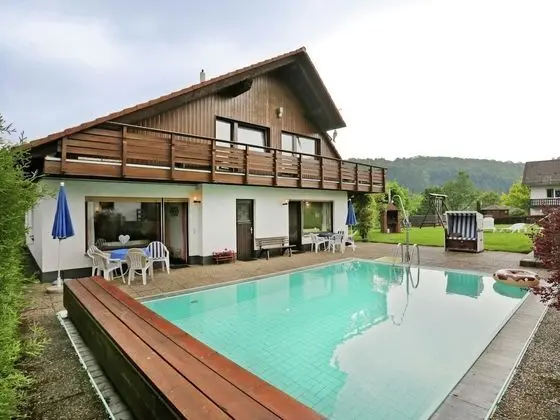 Spacious Apartment in Armsfeld With Heated Outdoor Pool - Havuz