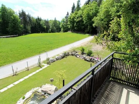 Spacious Apartment in Carinthia Austria With Balcony - Dış Mekan