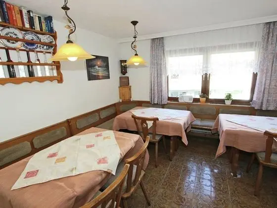 Spacious Apartment in Fügen near Ski Area - Yerinde Yemek