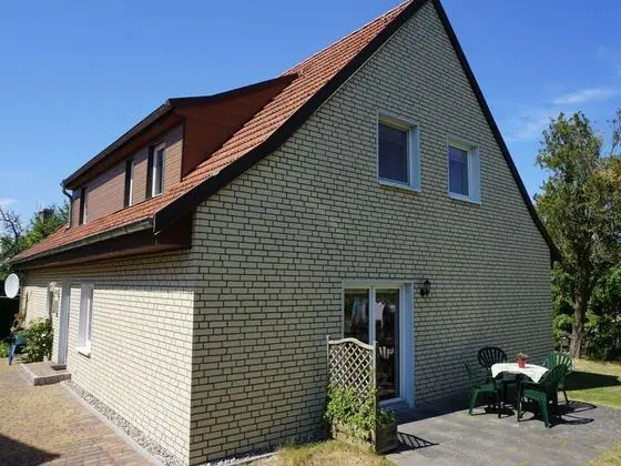 Spacious Apartment With Garden in Wieck auf dem Darb - Öne Çıkan Resim