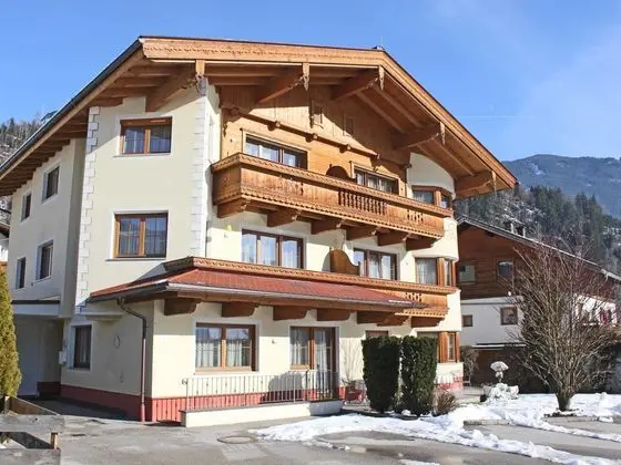 Spacious Apartment in Kaltenbach With Sauna - Dış Mekan