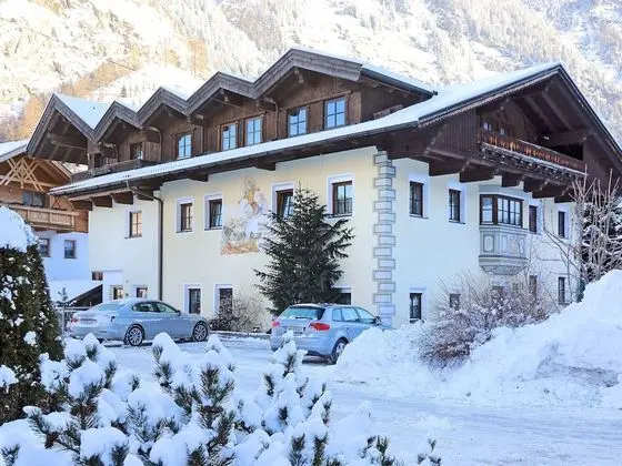 Spacious Apartment in Längenfeld With Sauna