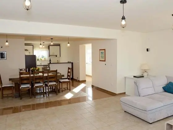 Spacious Apartment in Ljubac With Terrace - Öne Çıkan Resim