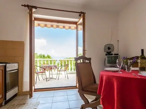 Spacious Apartment in Malinska With Terrace