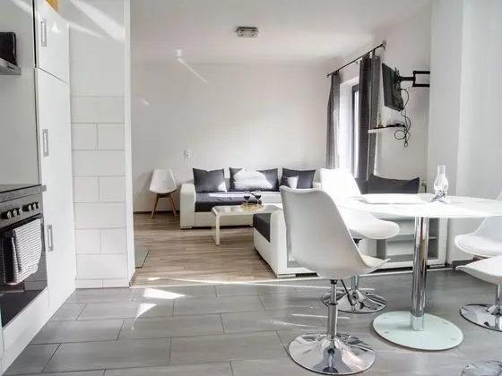 Spacious Apartment in Mönkebude With Private Garden - Mutfak