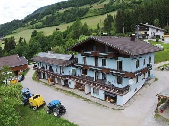 Spacious Apartment near Ski Area in Mittersill - Öne Çıkan Resim