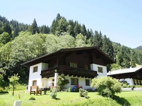 Spacious Apartment near Ski Area in Salzburg - Dış Mekan