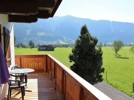 Spacious Apartment near Ski Trail in Maishofen - Oda Düzeni