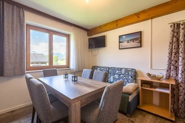 Spacious Apartment near Ski Trail in Maishofen - Yerinde Yemek