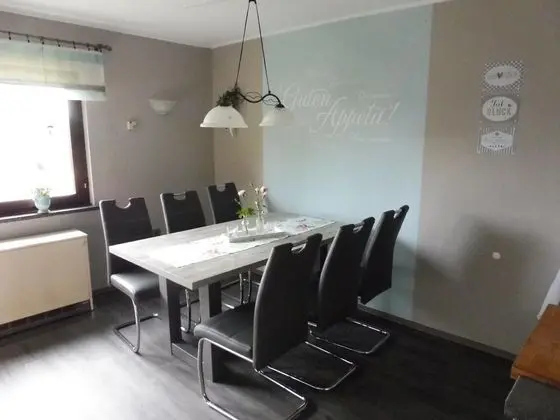 Spacious Apartment in Pracht near Forest - Yerinde Yemek