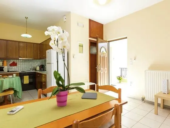 Spacious Apartment in Prines near Sea - Yerinde Yemek
