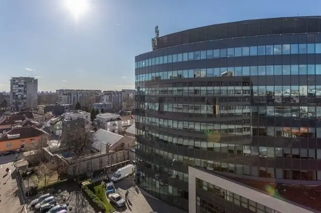 Spacious Apartment in Radnička Business Zone - Dış Mekan