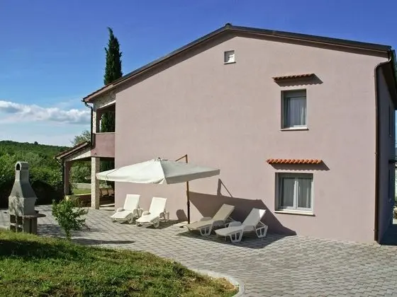 Spacious Apartment in Rakalj With Garden