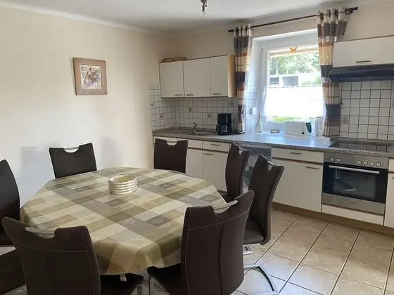 Spacious Apartment in Rodershausen With Barbecue - Yerinde Yemek