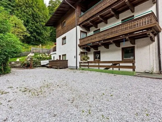 Spacious Apartment in Saalbach-hinterglemm near Ski Area - Dış Mekan