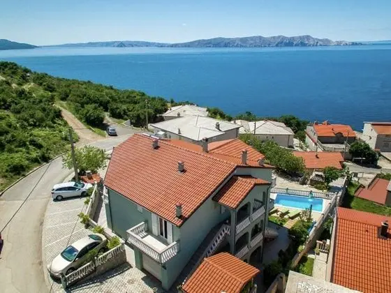 Spacious Apartment in Senj With Swimming Pool - Dış Mekan