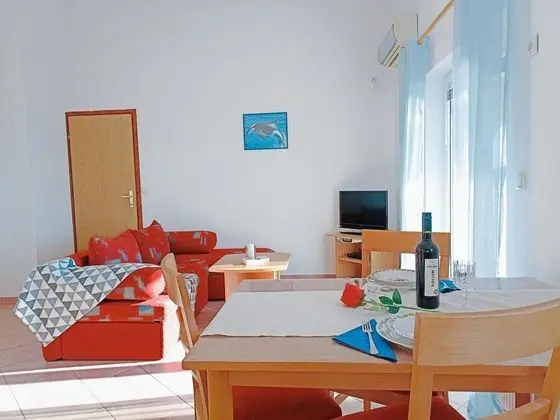 Spacious Apartment in Senj With Swimming Pool - Yerinde Yemek
