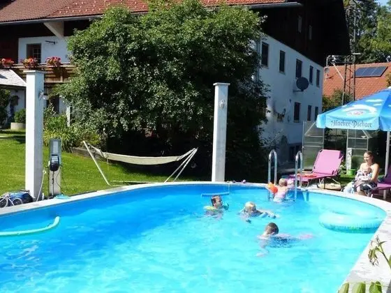 Spacious Apartment in Steingaden near Ski Area - Havuz